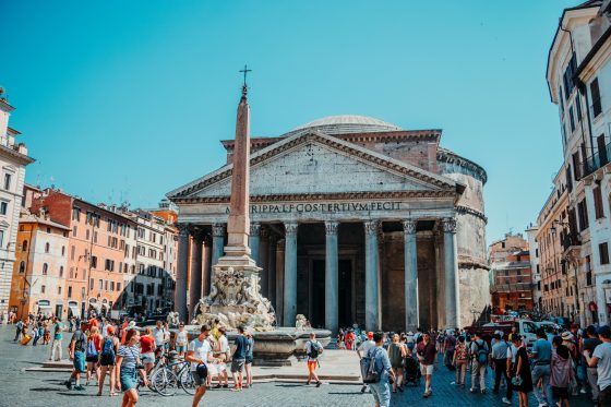 Římský Pantheon má největší dóm z nearmovaného betonu. Foto od Griffin Wooldridge Římský Pantheon má největší dóm z nearmovaného betonu. Foto od Griffin Wooldridge
